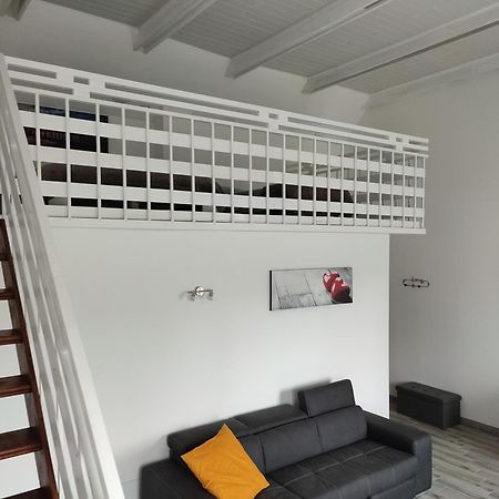 Bed and Breakfast Nautica Tarello - Casa Ena Beb Вивероне Экстерьер фото