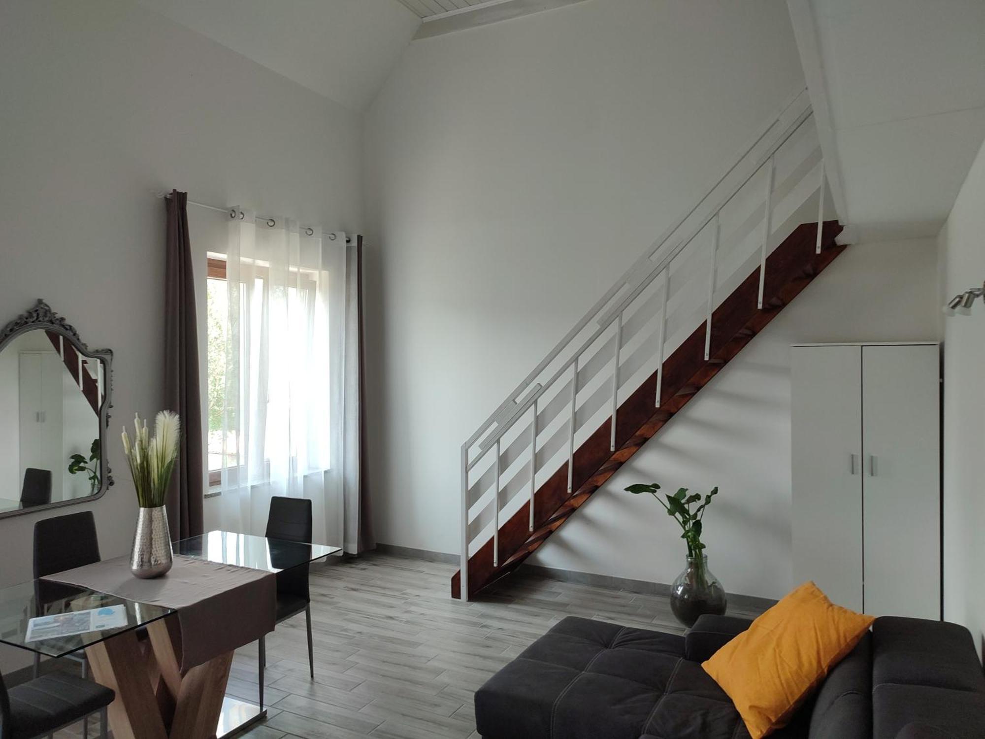 Bed and Breakfast Nautica Tarello - Casa Ena Beb Вивероне Экстерьер фото